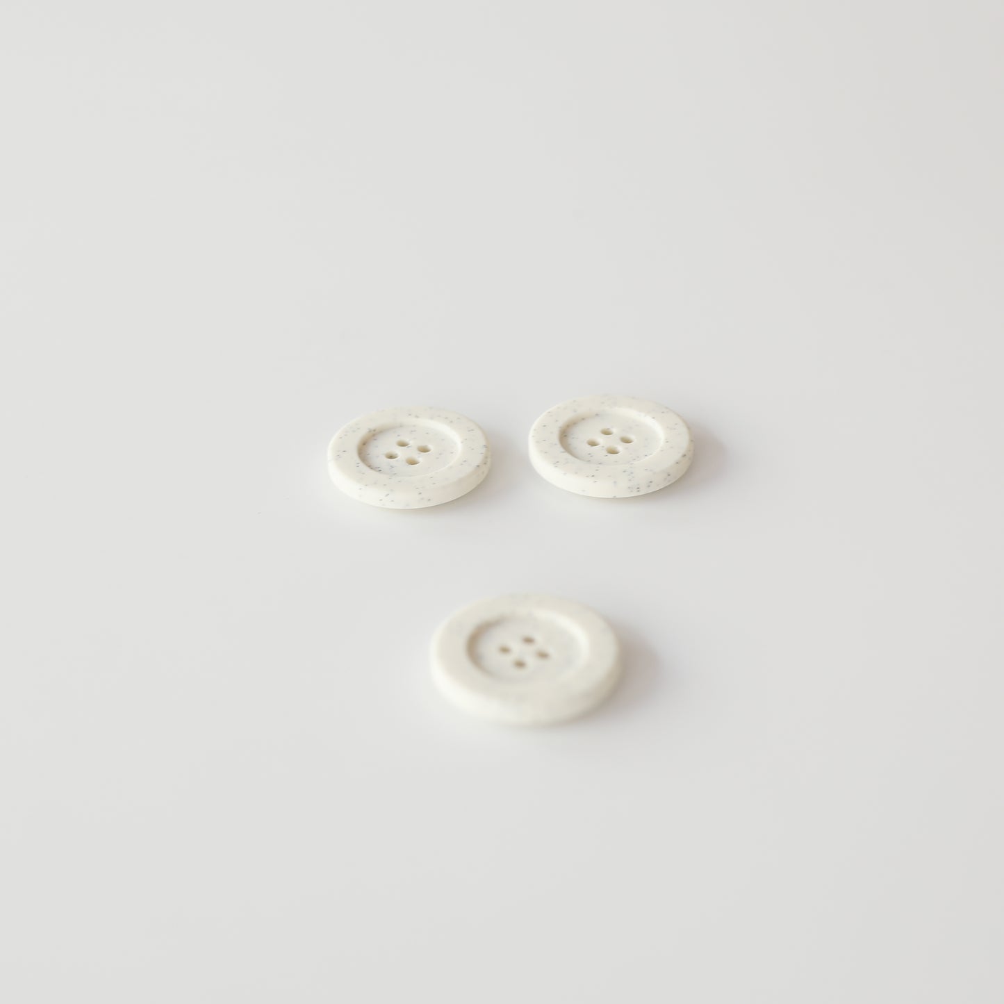 Boutons décoratifs – Blancs tachetés