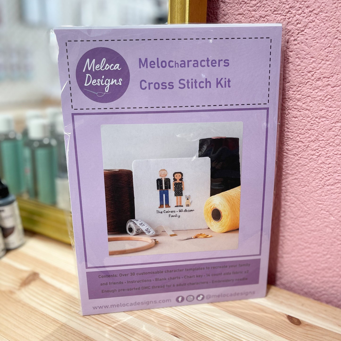 Meloca Designs - Kit de point de croix Melocharacters