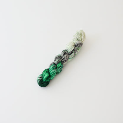Mini socks Yarn - teint à la main