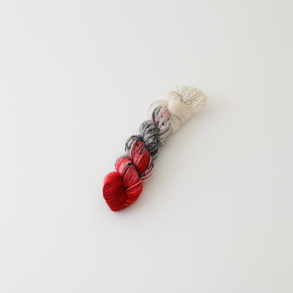 Mini socks Yarn - teint à la main