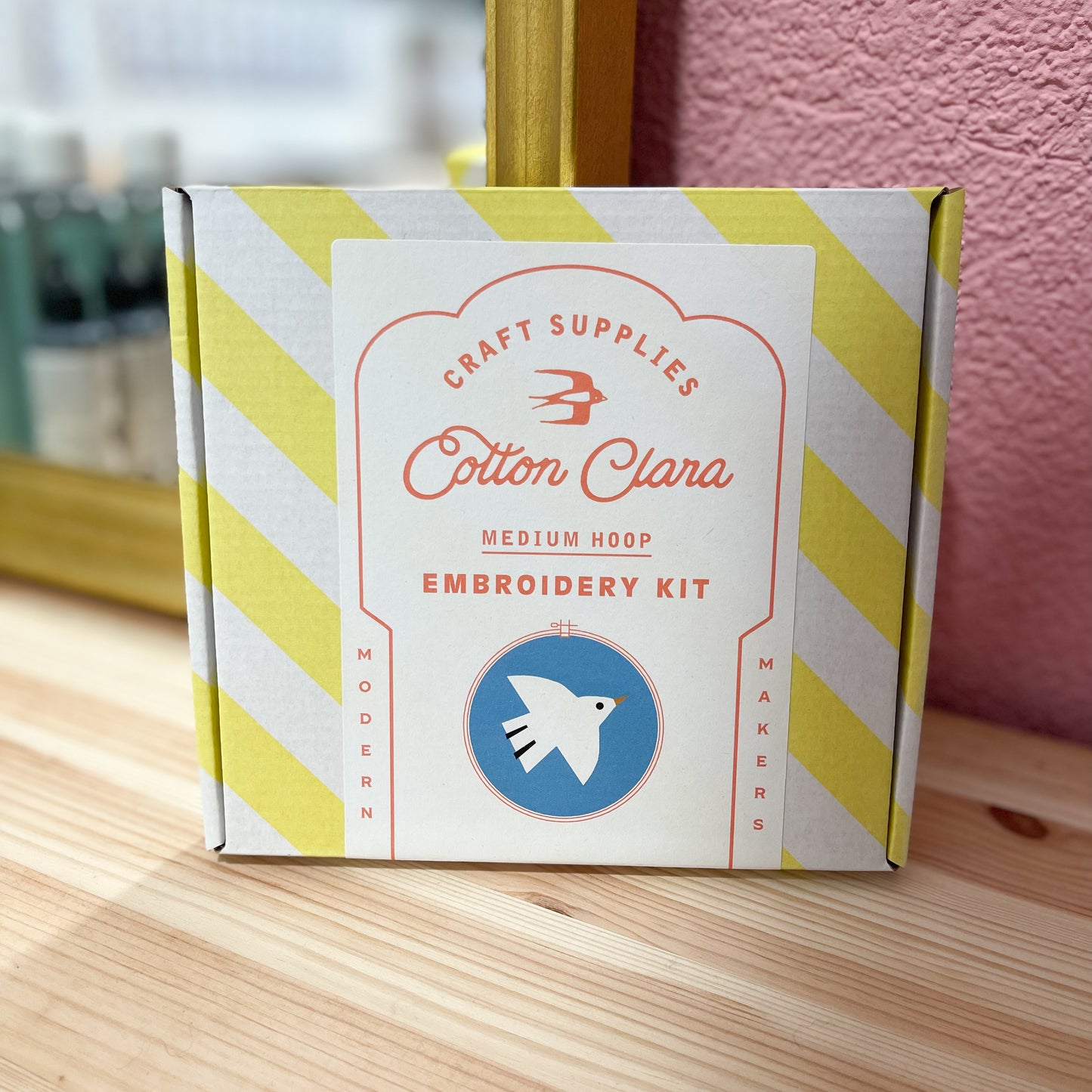 Cotton Clara - Kit de broderie Oiseau blanc