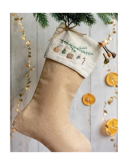 Broderie de Noël – 12 projets & 12 points à réaliser en famille